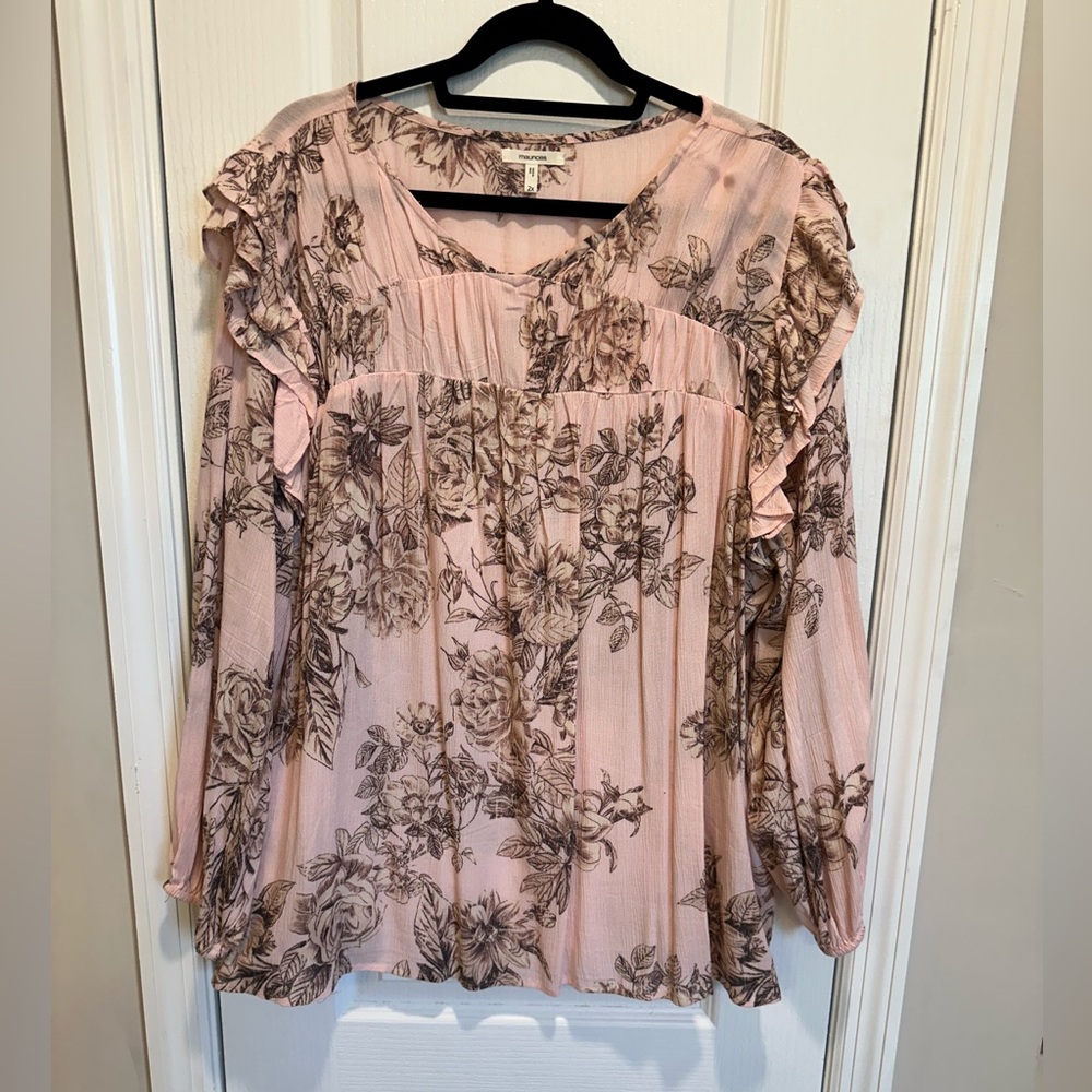 Maurice’s long sleeve floral top
Size 2X
Excellent Condition